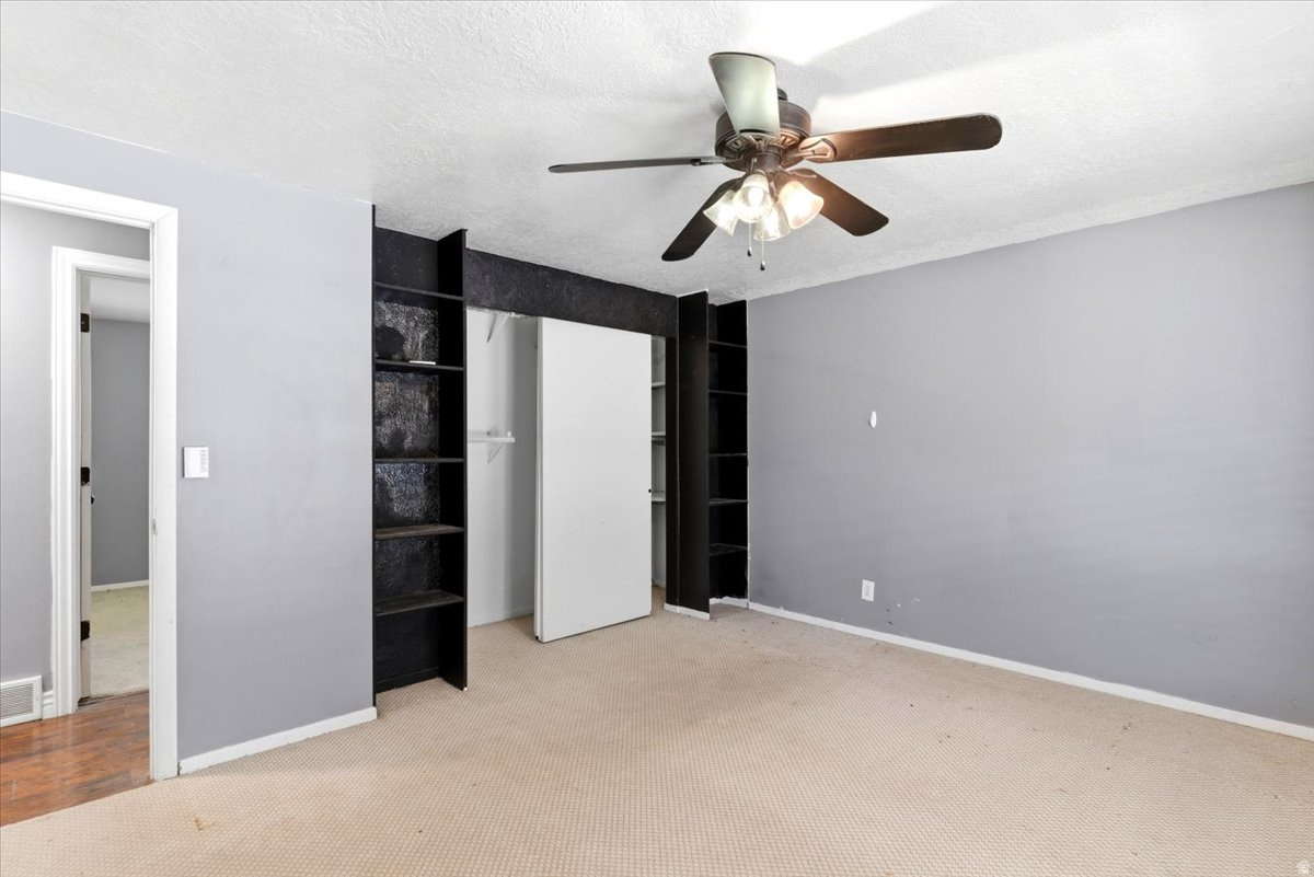 VALLEY SIDE - Residential