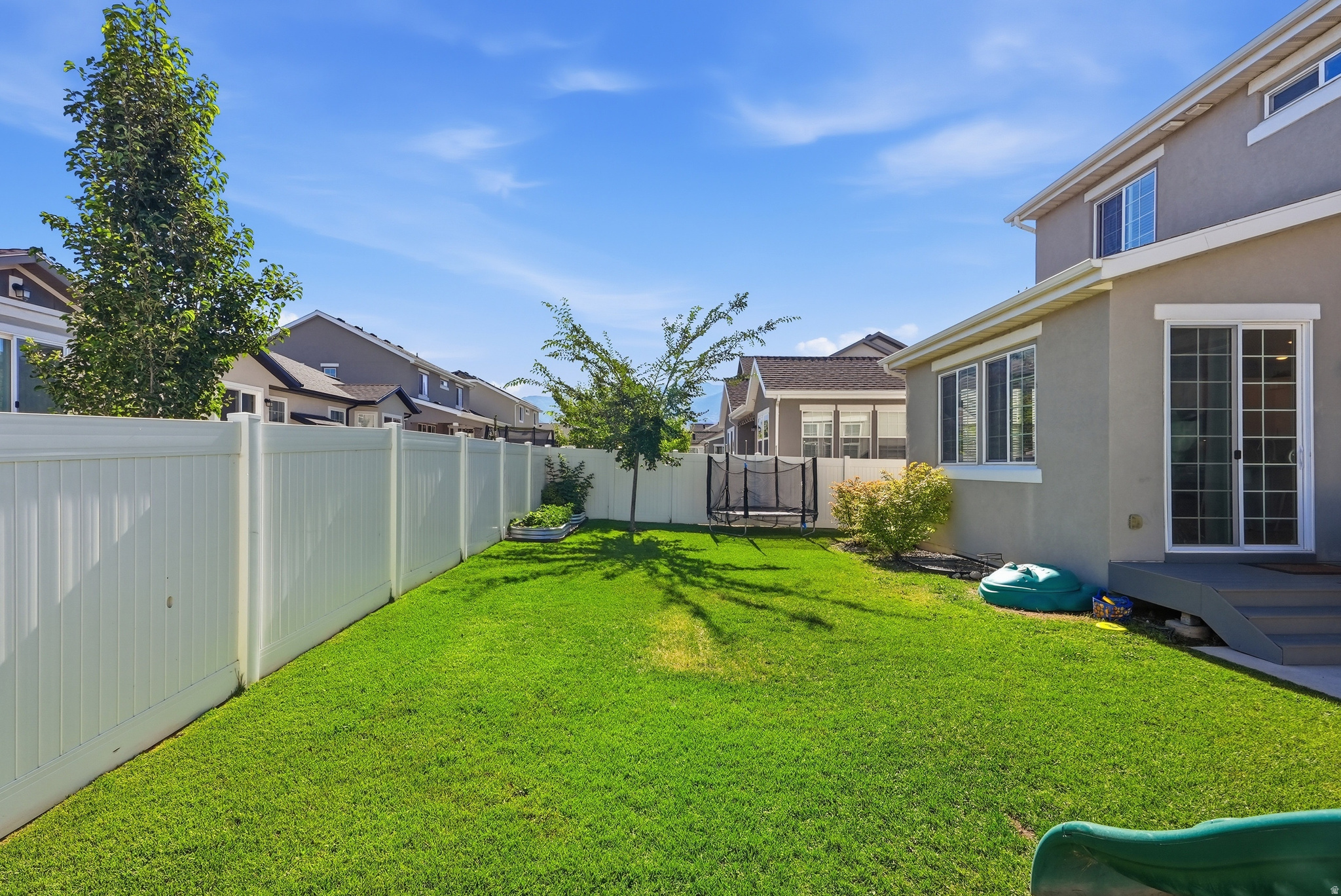 BROADVIEW SHORES - Residential