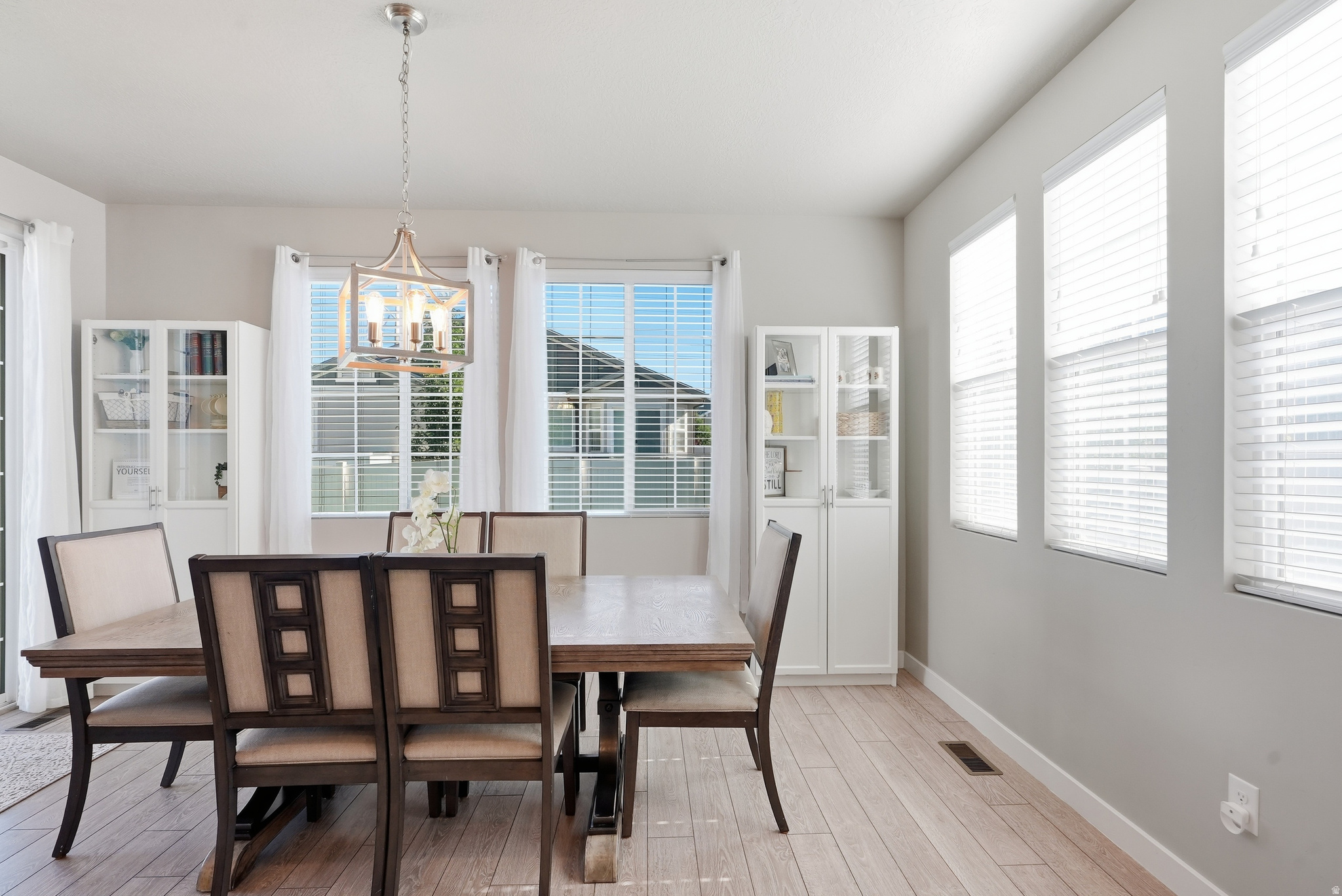 BROADVIEW SHORES - Residential
