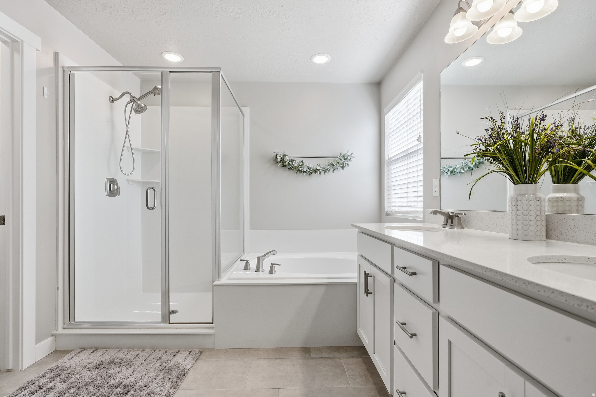 BROADVIEW SHORES - Residential