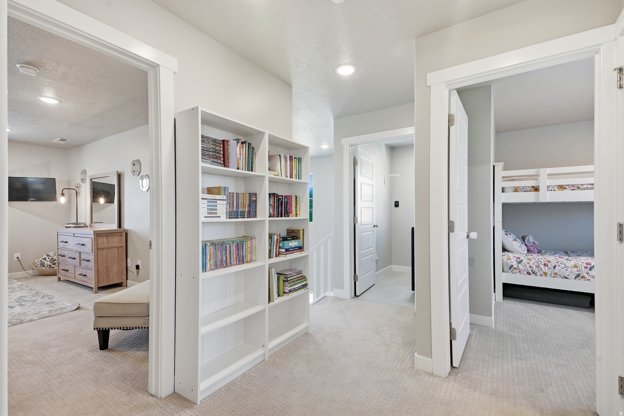 BROADVIEW SHORES - Residential