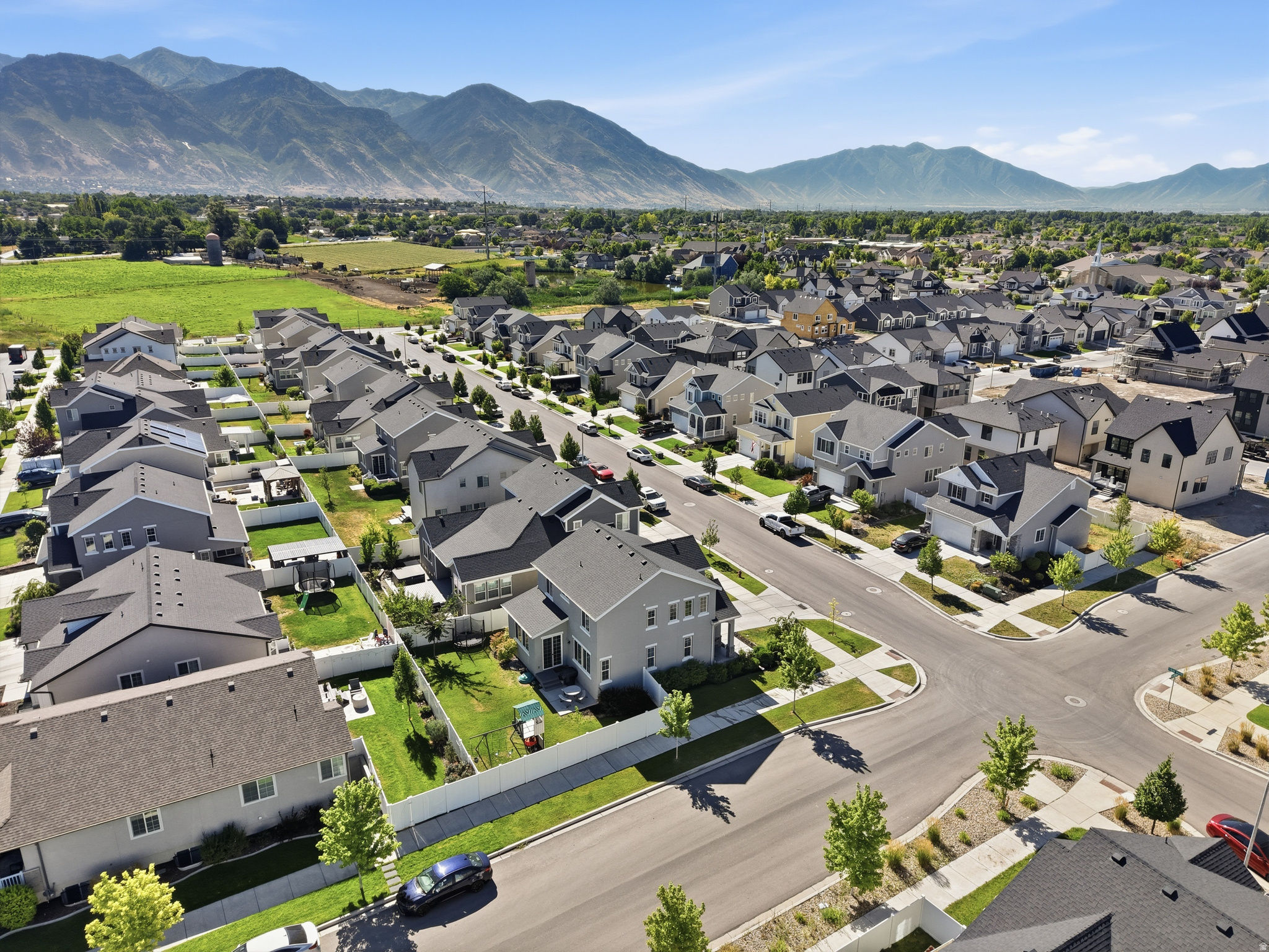 BROADVIEW SHORES - Residential