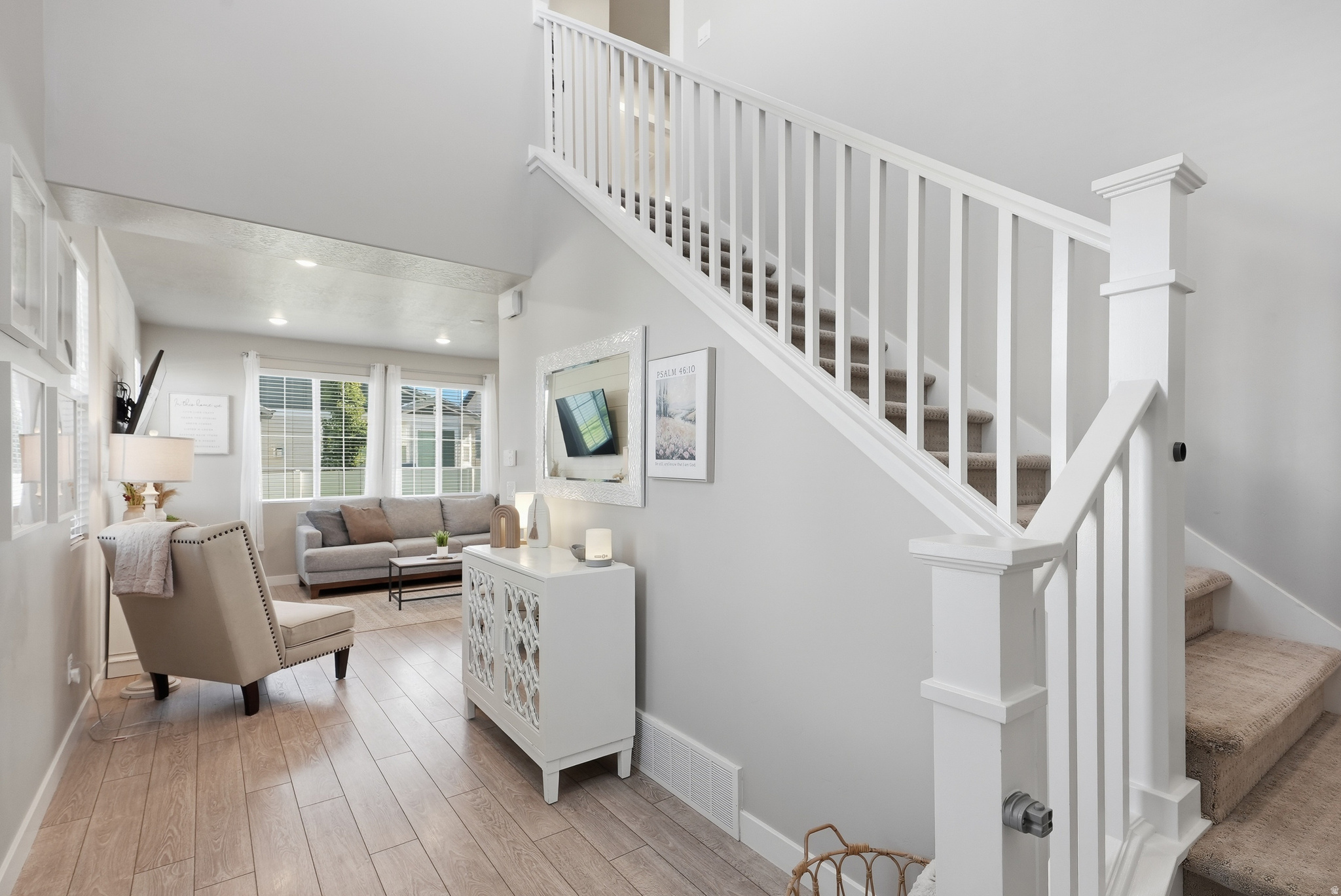 BROADVIEW SHORES - Residential