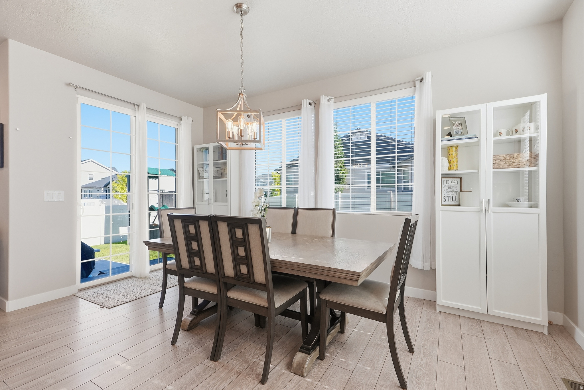 BROADVIEW SHORES - Residential