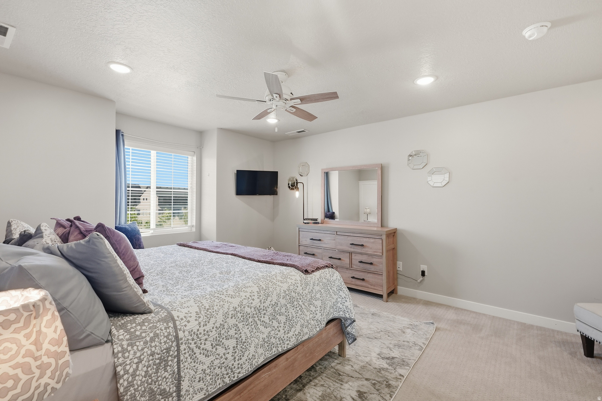 BROADVIEW SHORES - Residential