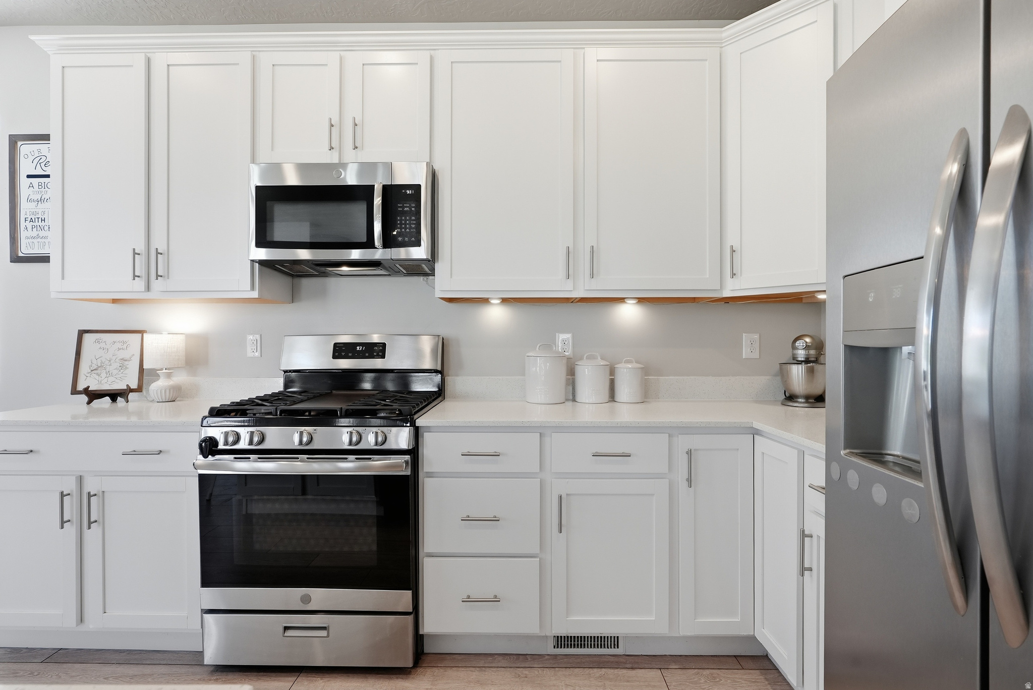BROADVIEW SHORES - Residential