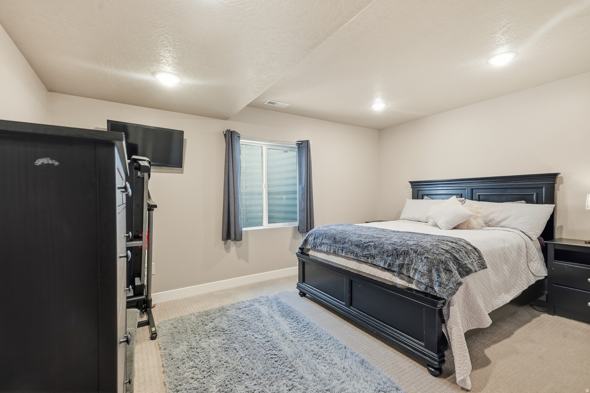 BROADVIEW SHORES - Residential
