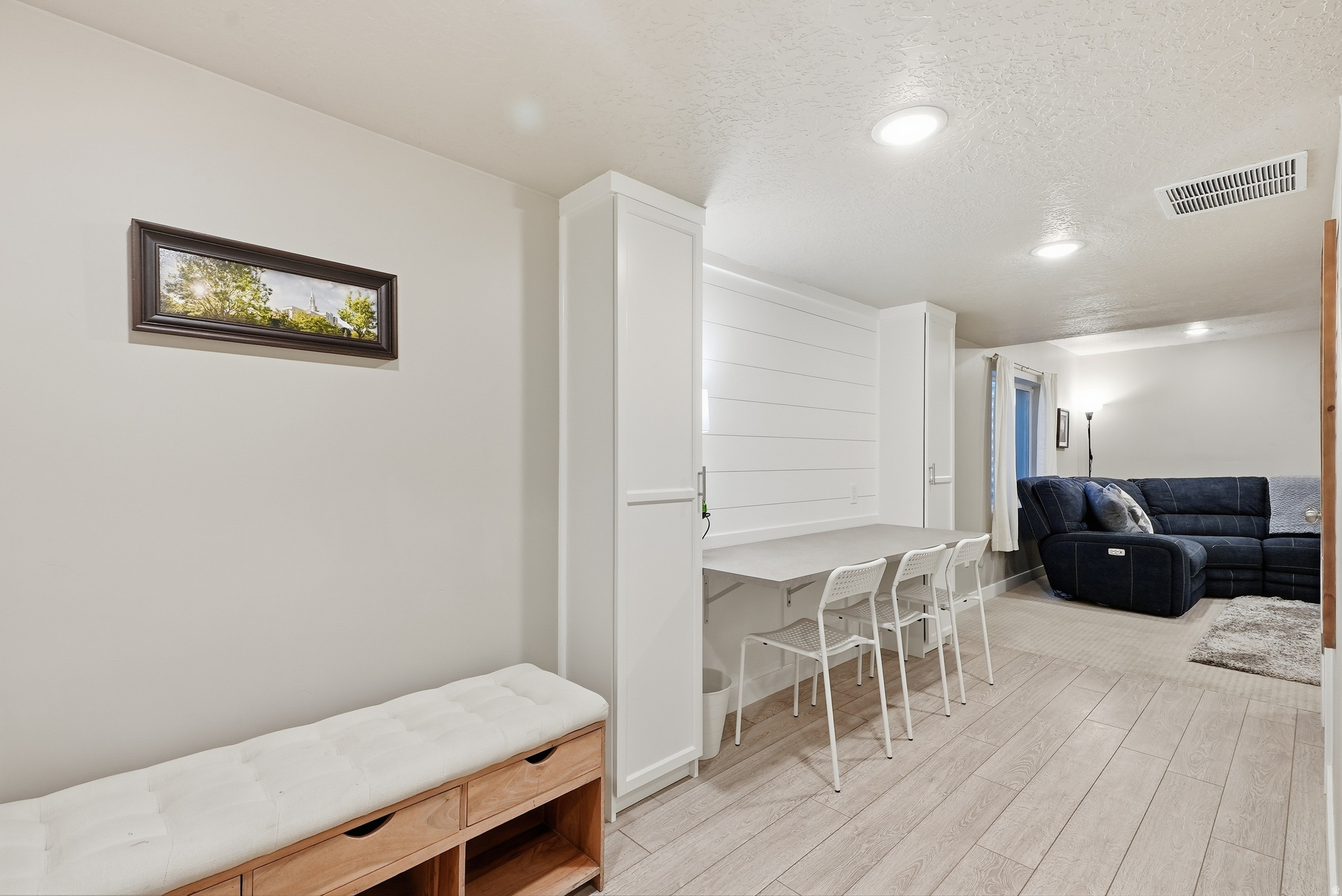 BROADVIEW SHORES - Residential