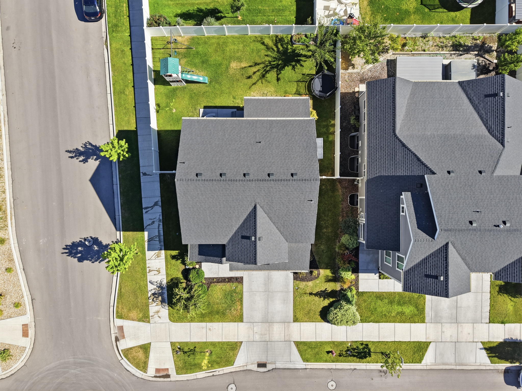 BROADVIEW SHORES - Residential