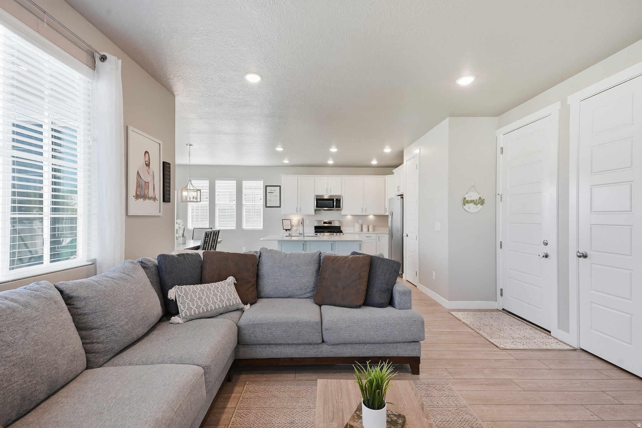 BROADVIEW SHORES - Residential