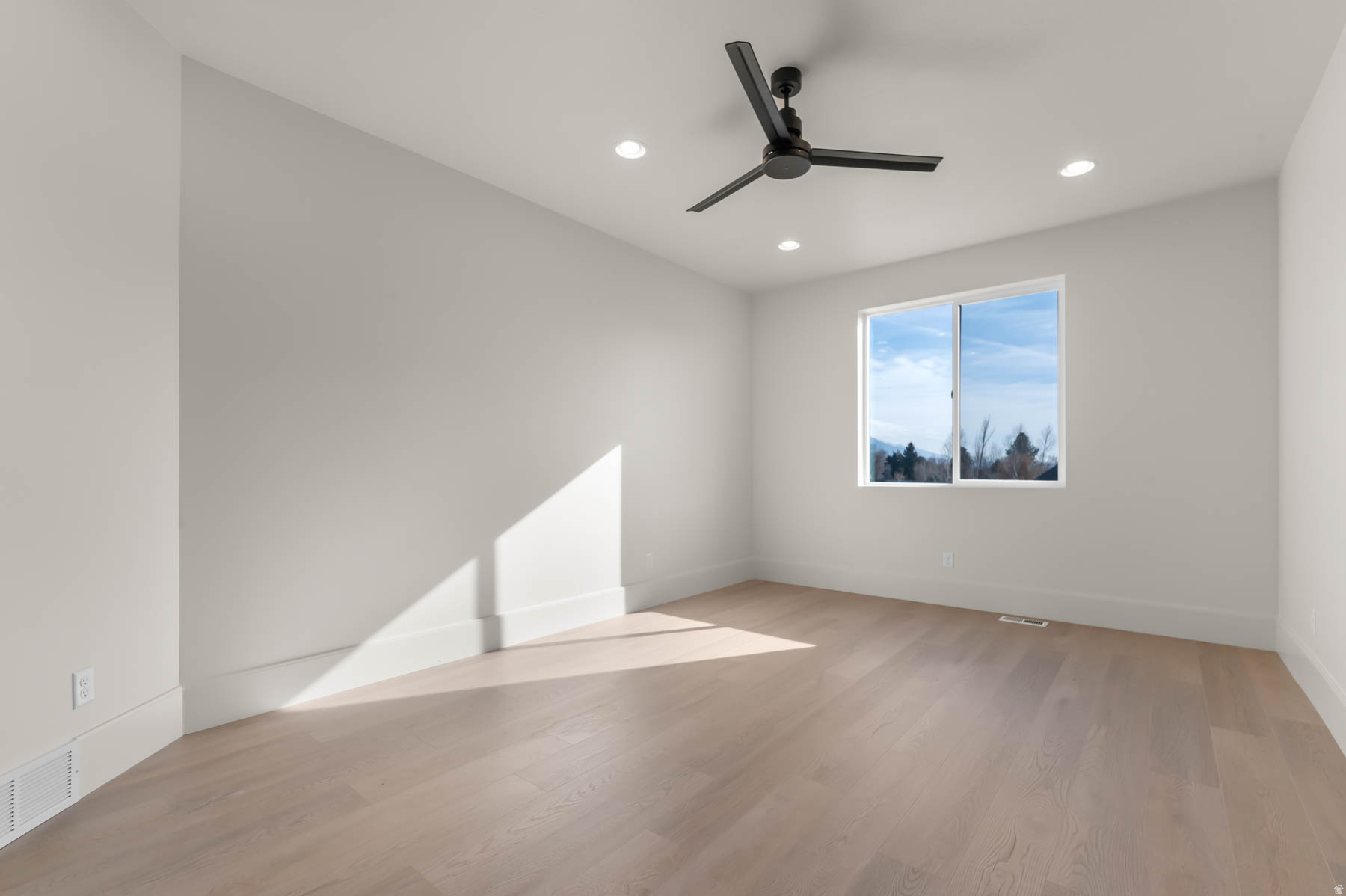 WEBER VIEW 221 - Residential