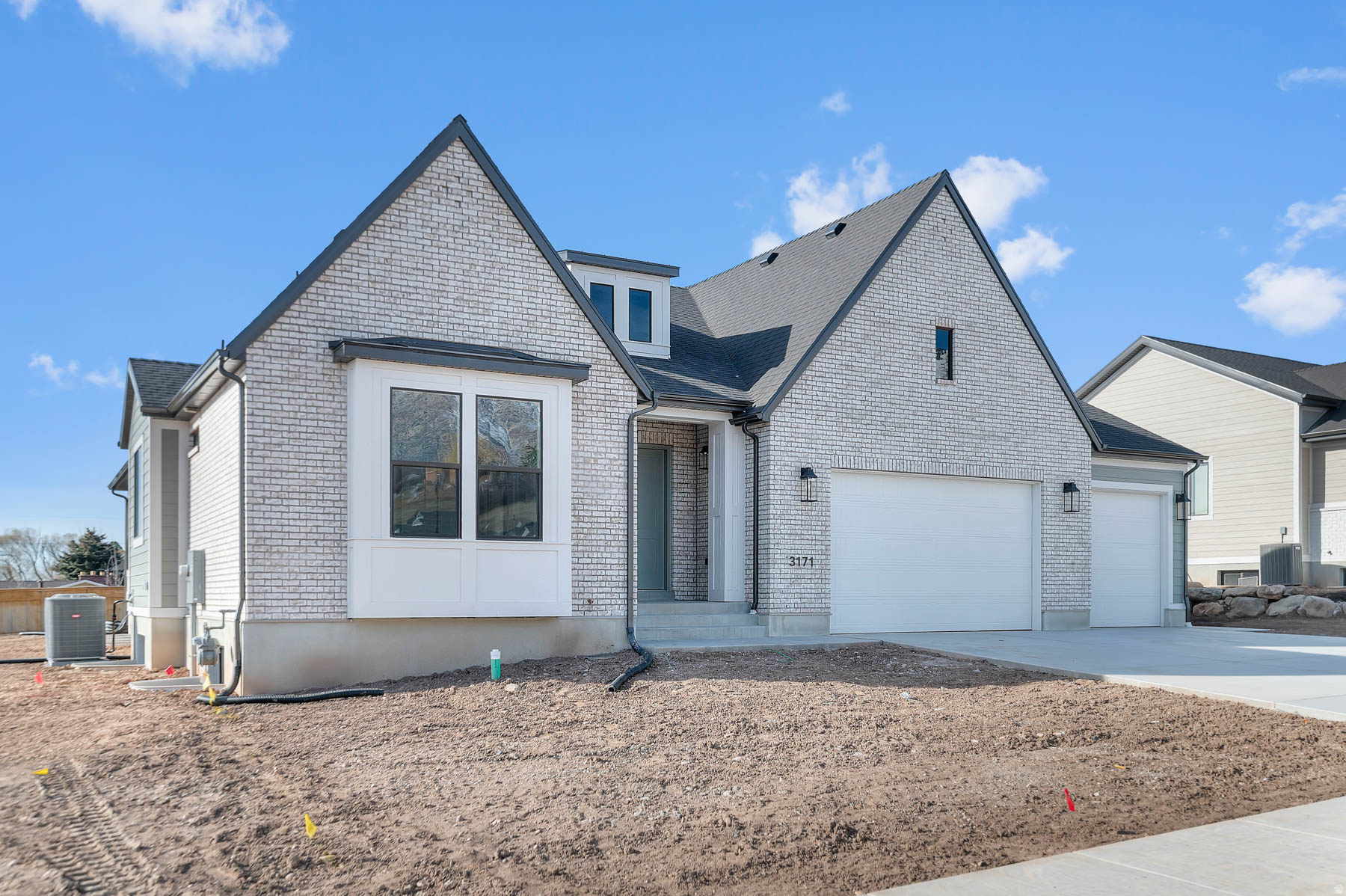 WEBER VIEW 221 - Residential