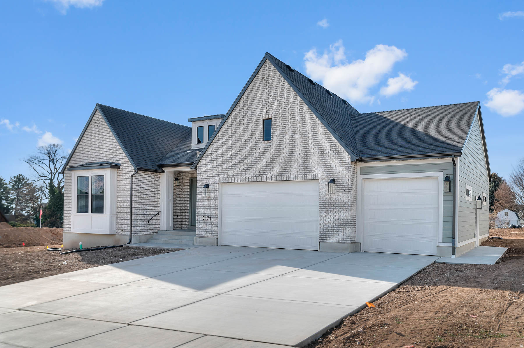WEBER VIEW 221 - Residential