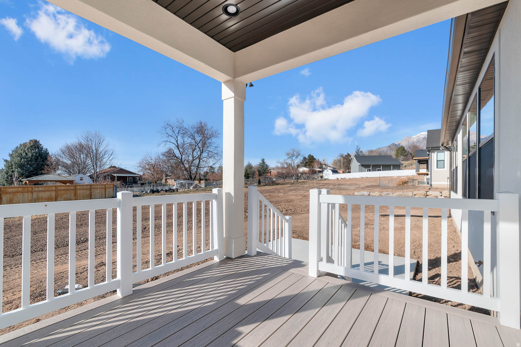 WEBER VIEW 221 - Residential