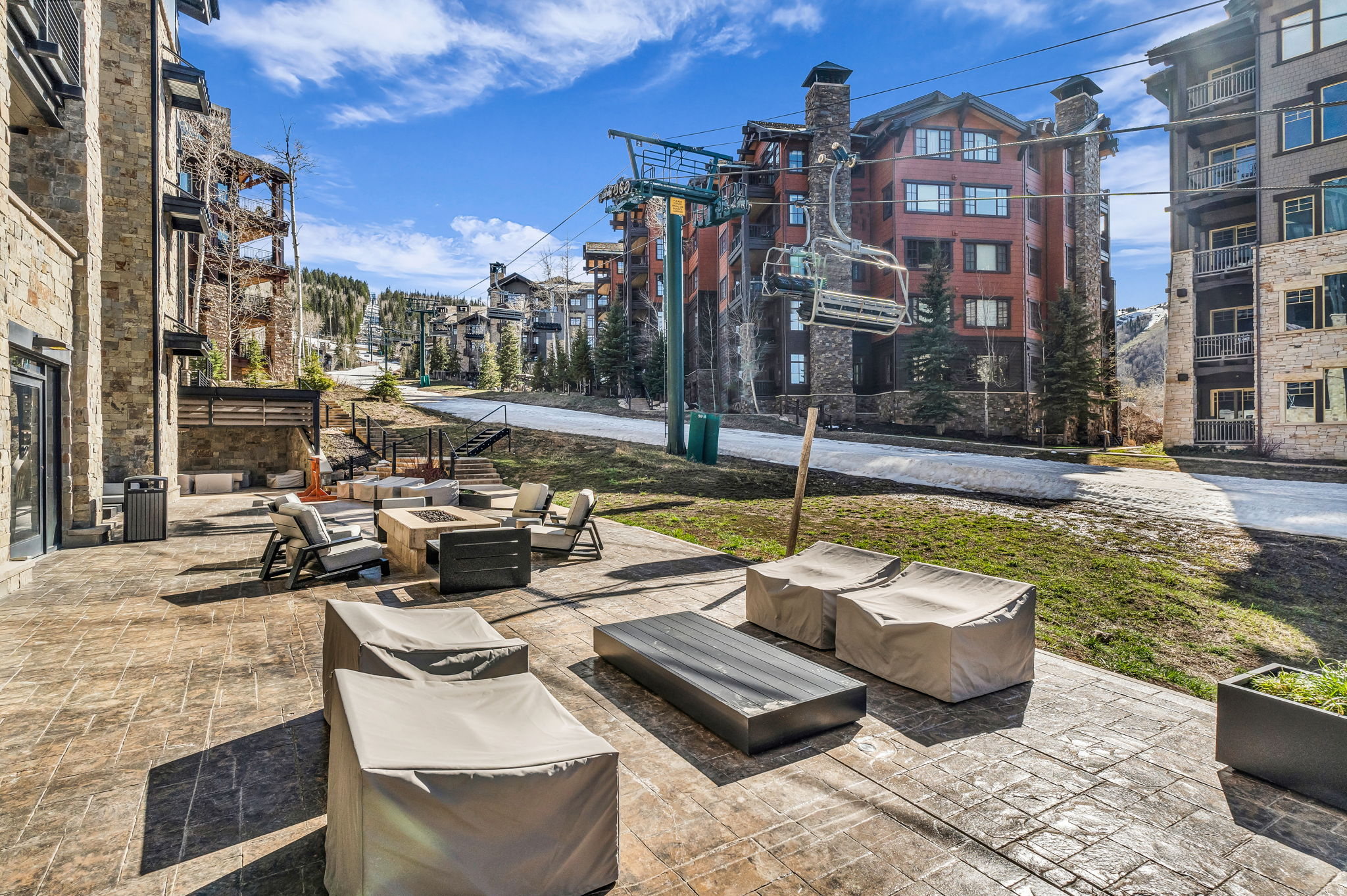 EMPIRE RESIDENCES - Residential