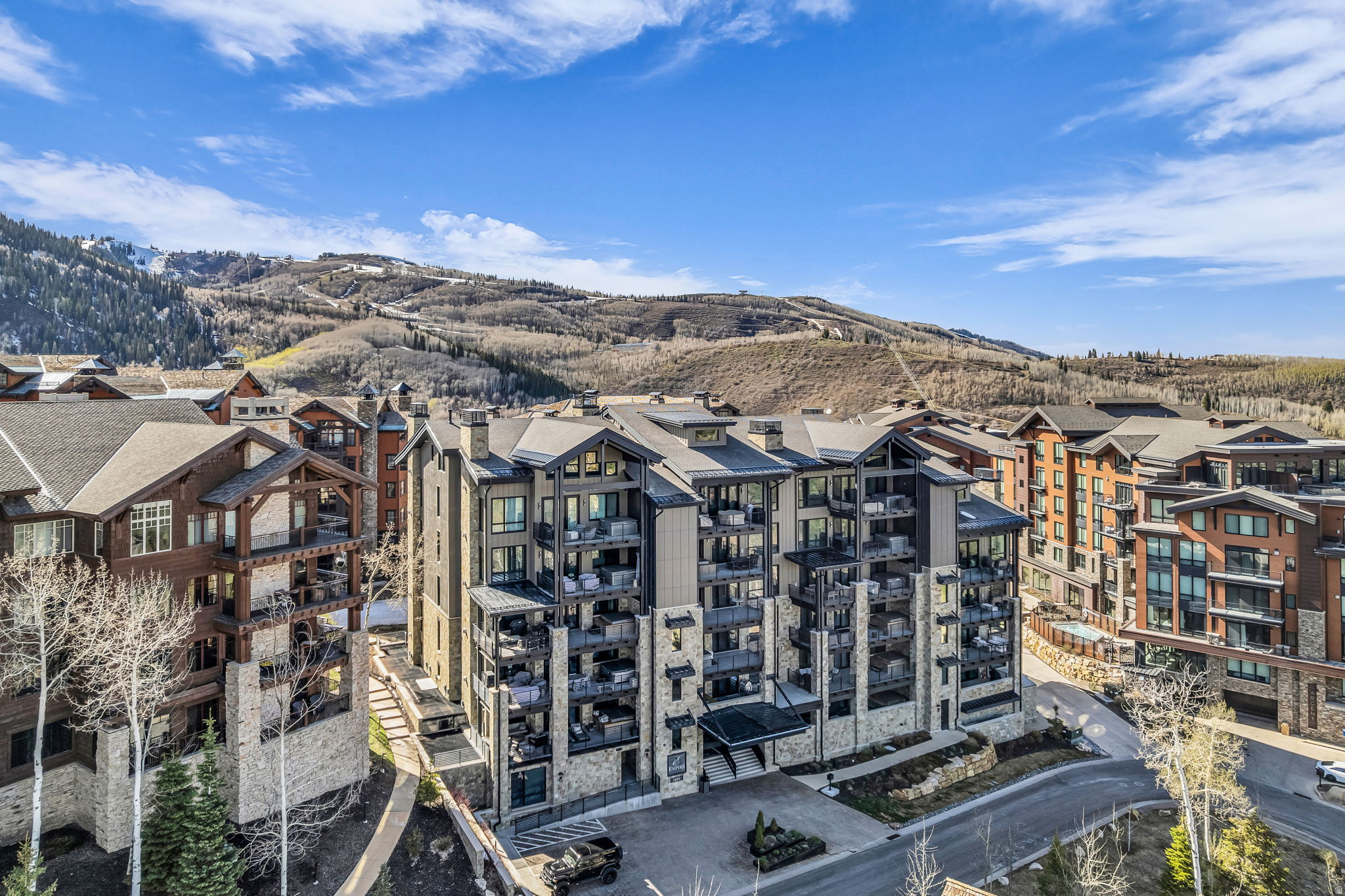 EMPIRE RESIDENCES - Residential