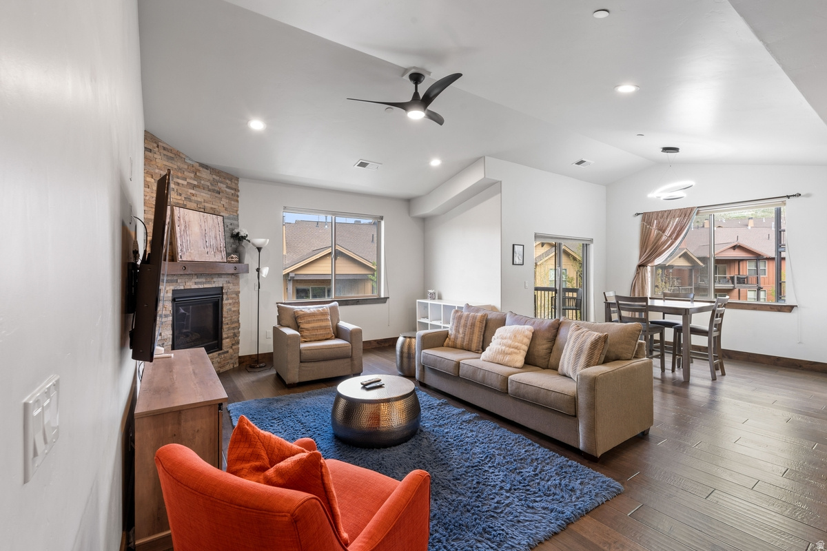BLACK ROCK RIDGE - Residential