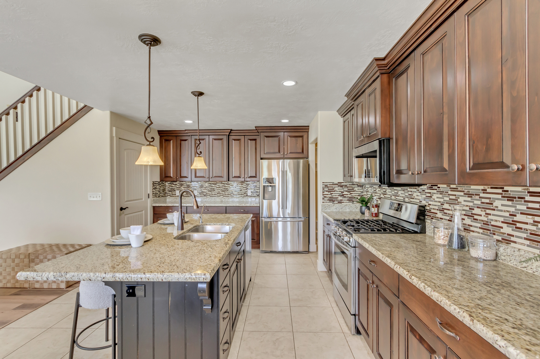 PINNACLE ACRE - Residential