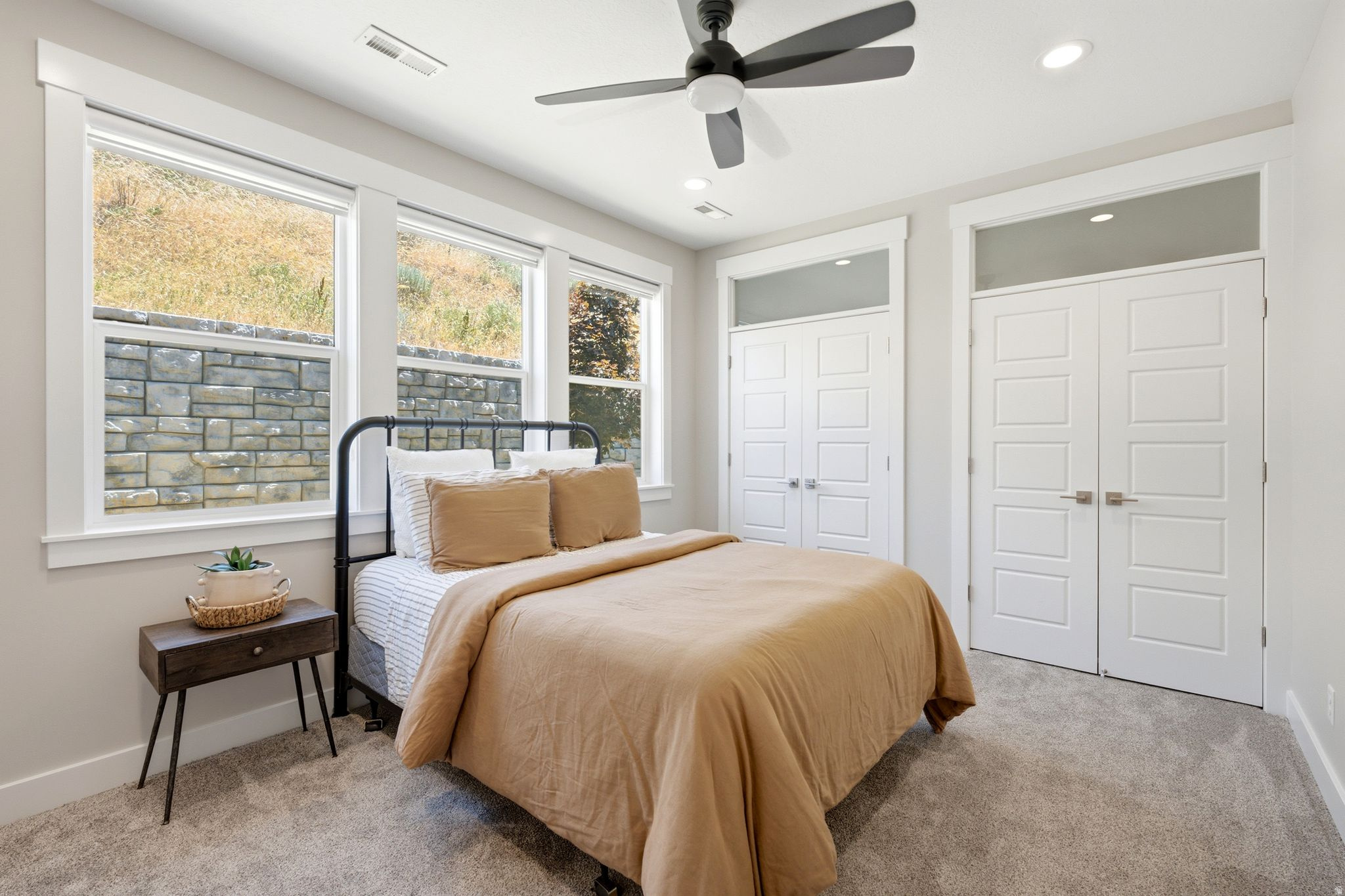 THE POINTE AT STONE - Residential