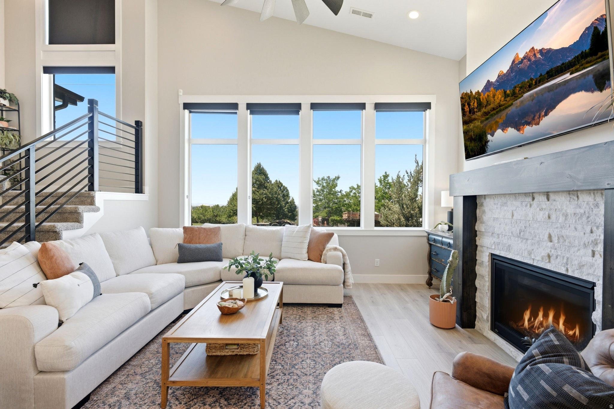THE POINTE AT STONE - Residential
