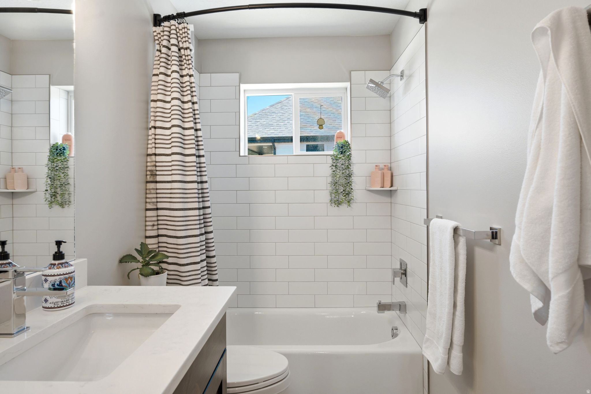THE POINTE AT STONE - Residential