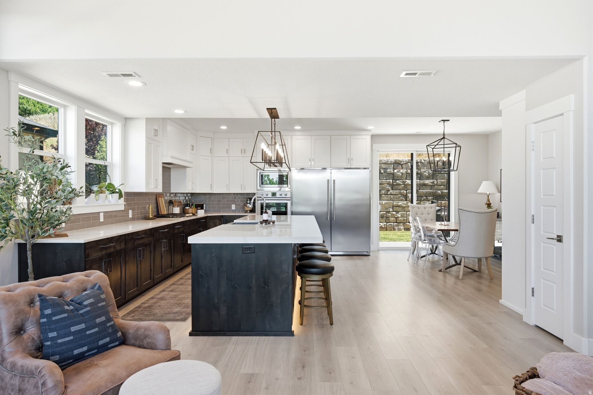 THE POINTE AT STONE - Residential