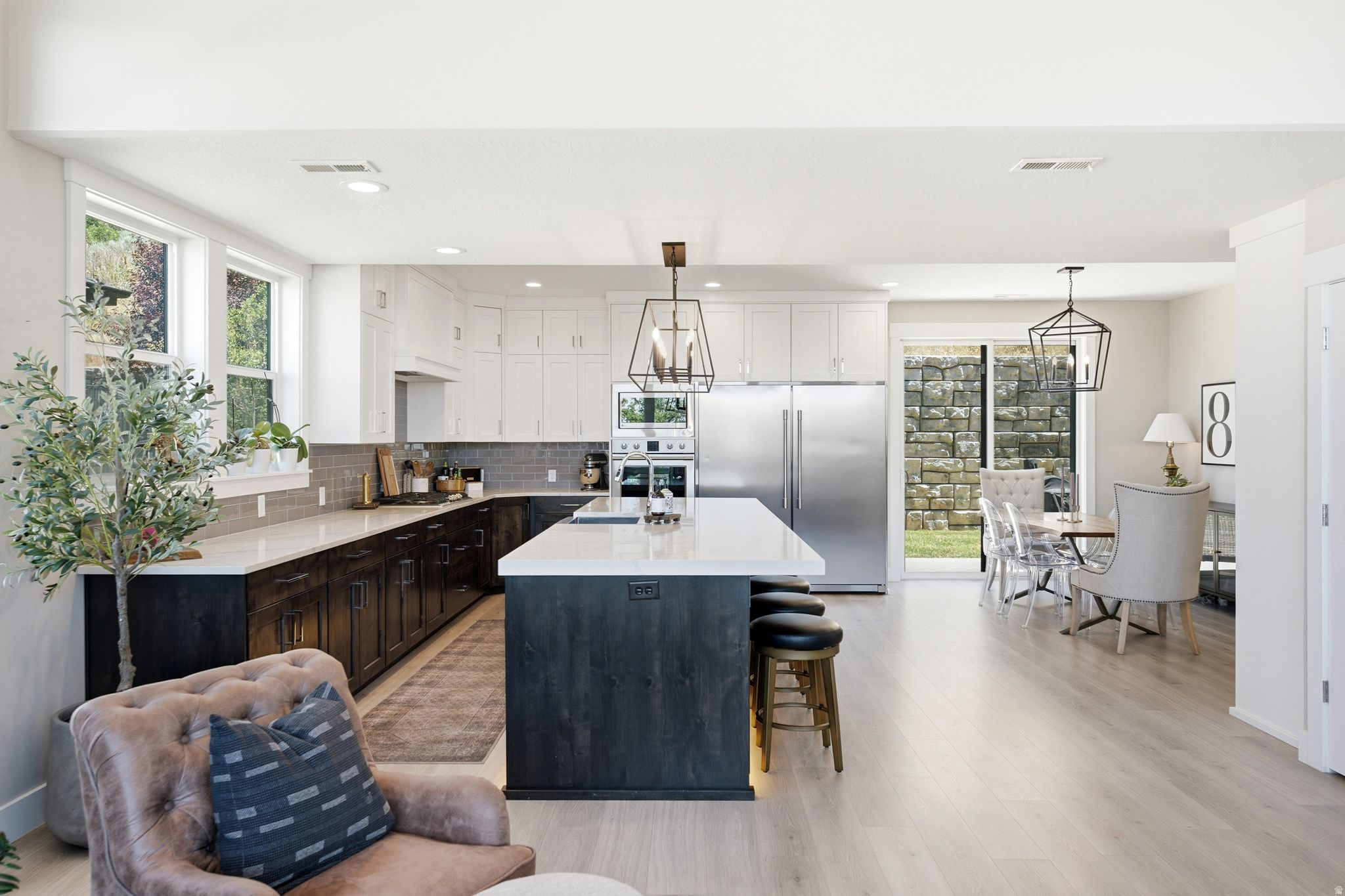 THE POINTE AT STONE - Residential