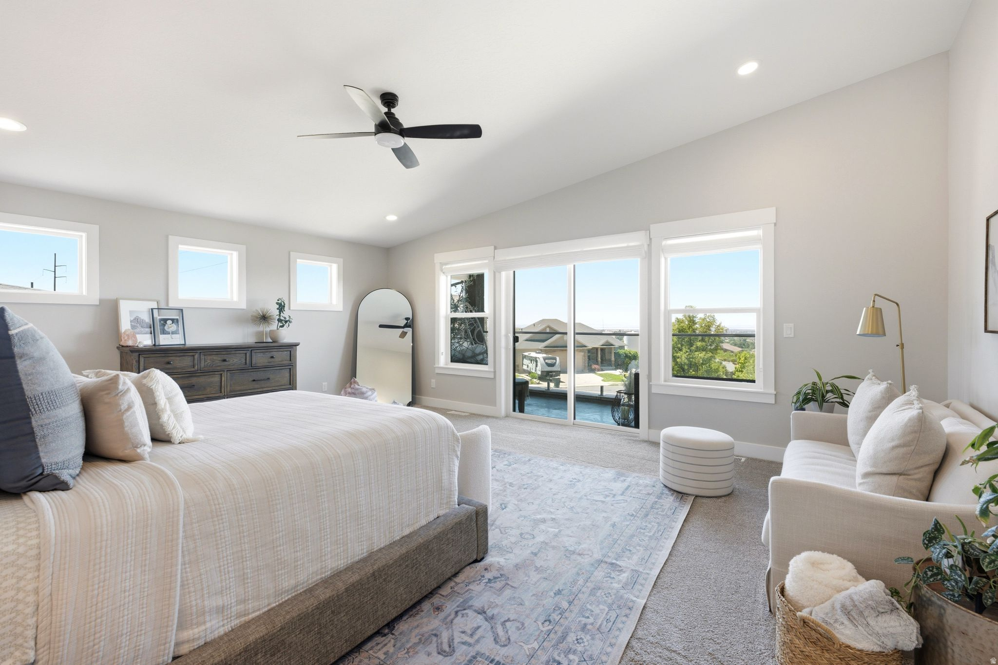THE POINTE AT STONE - Residential