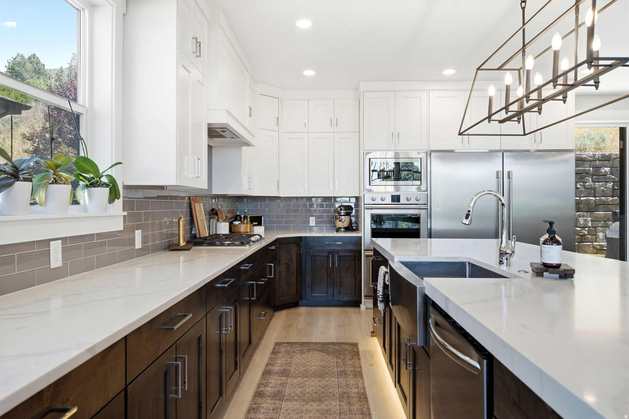 THE POINTE AT STONE - Residential