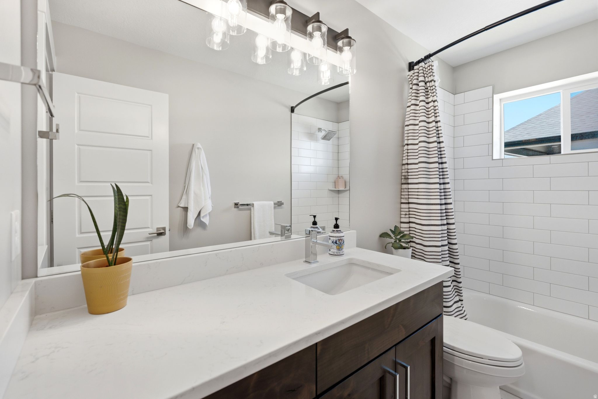 THE POINTE AT STONE - Residential