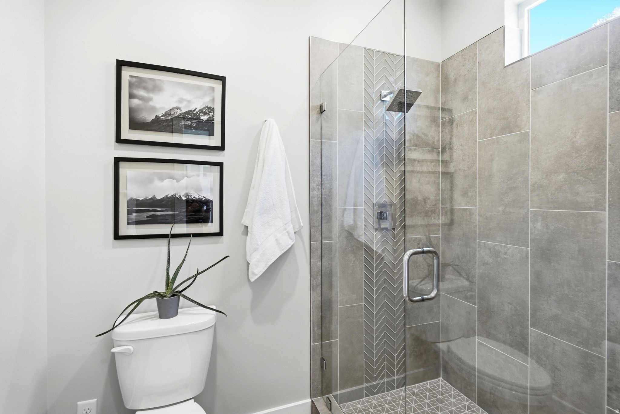 THE POINTE AT STONE - Residential