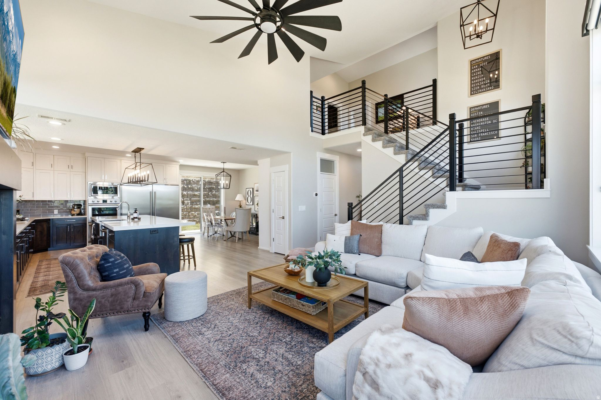 THE POINTE AT STONE - Residential
