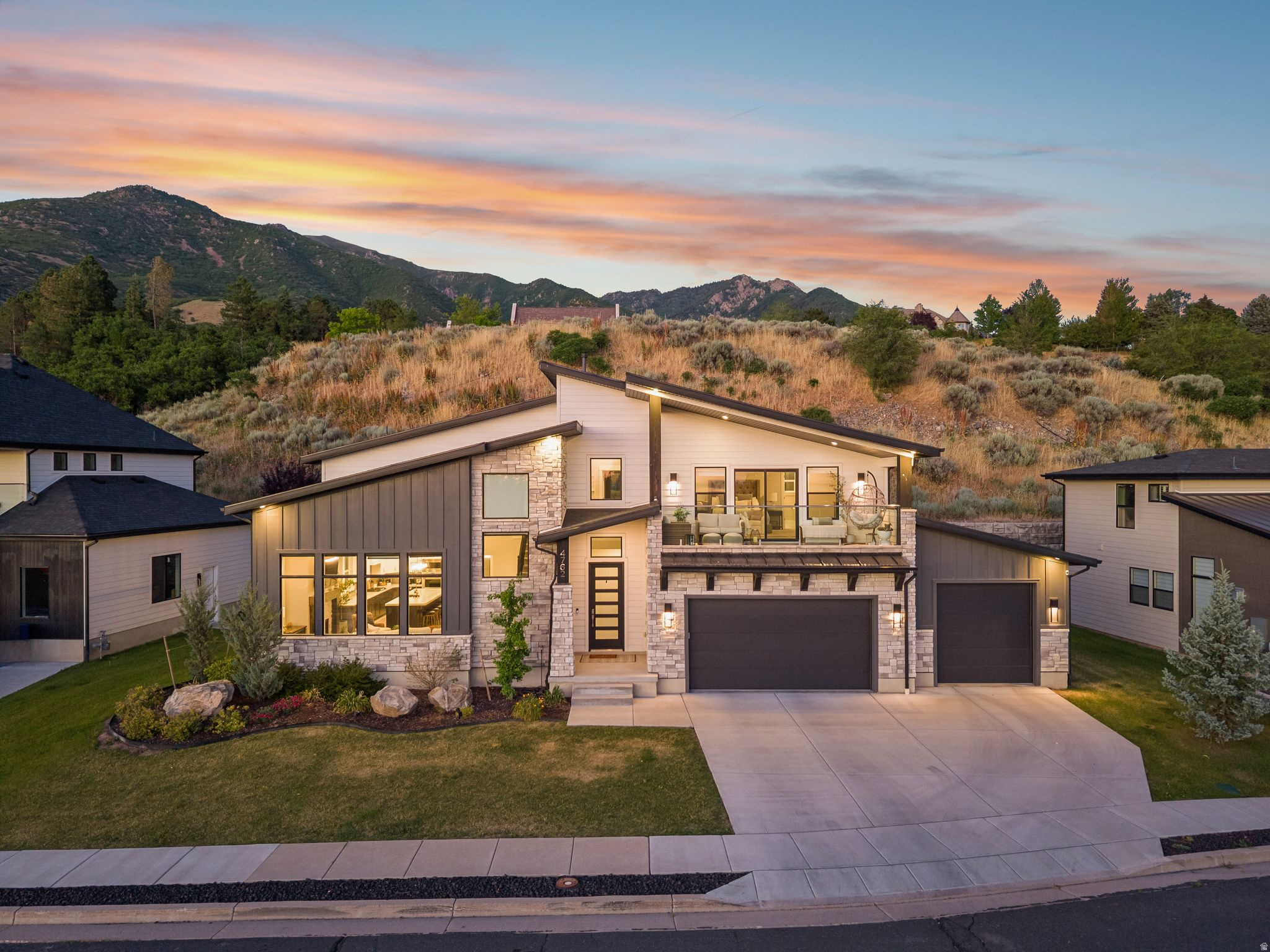 THE POINTE AT STONE - Residential
