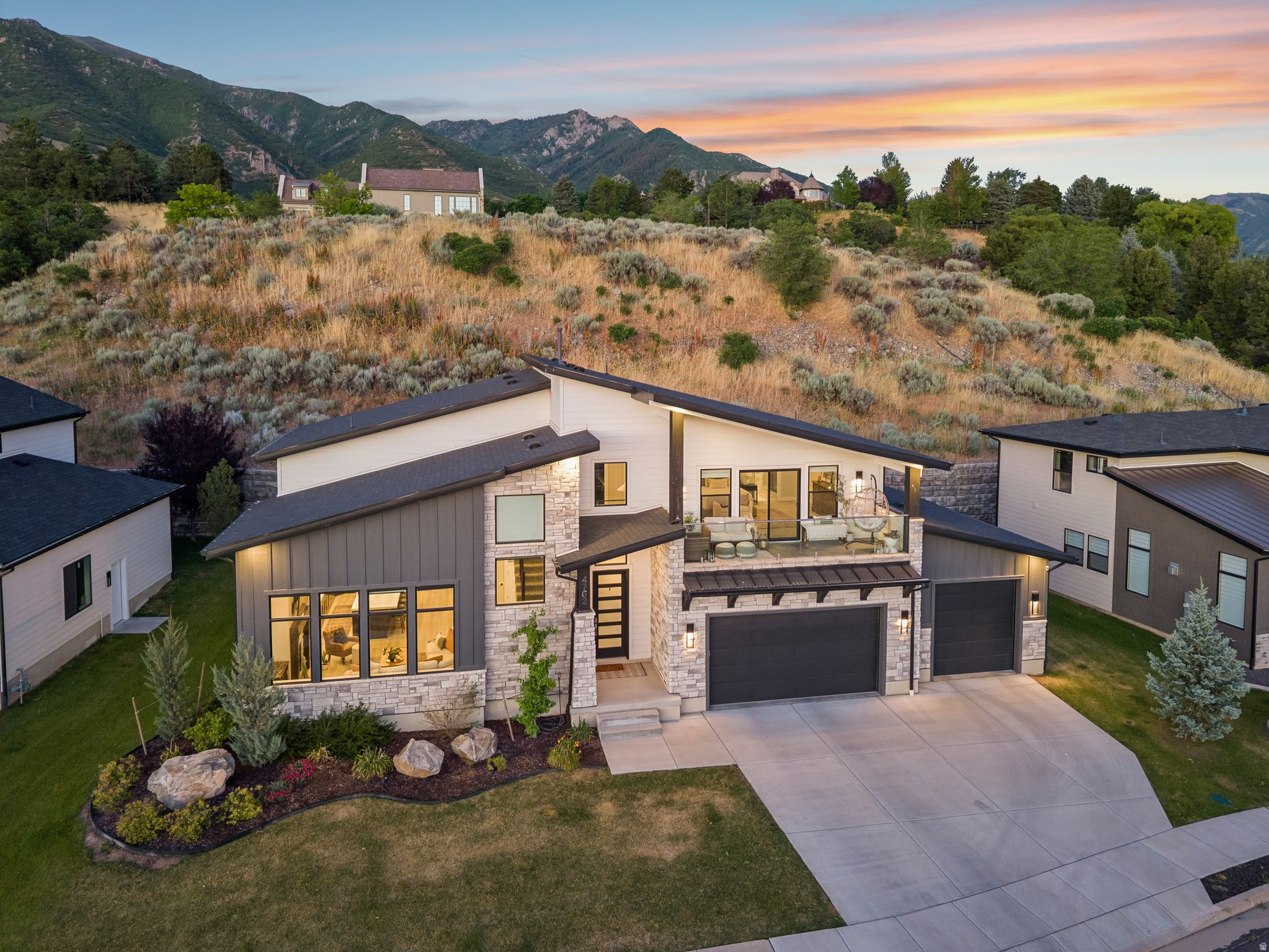 THE POINTE AT STONE - Residential
