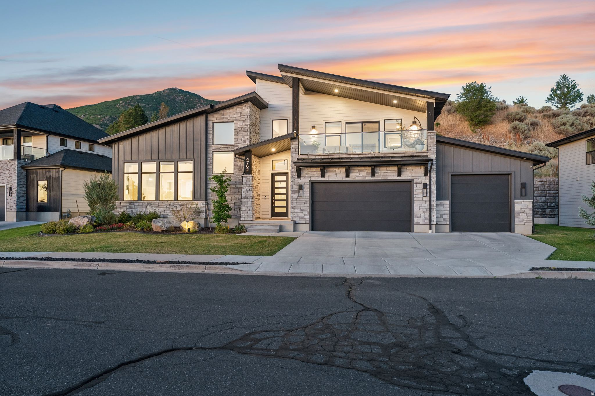THE POINTE AT STONE - Residential