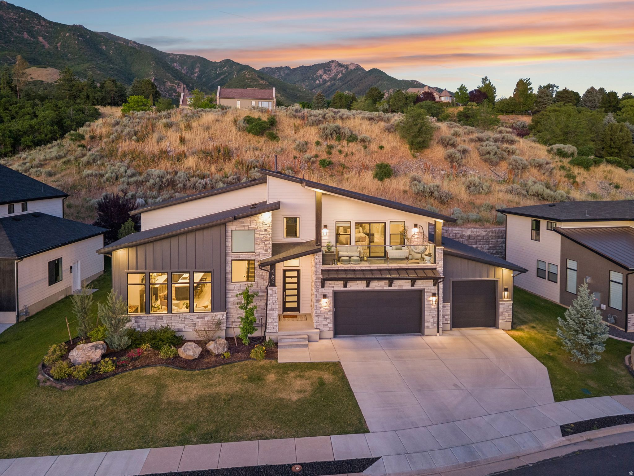 THE POINTE AT STONE - Residential