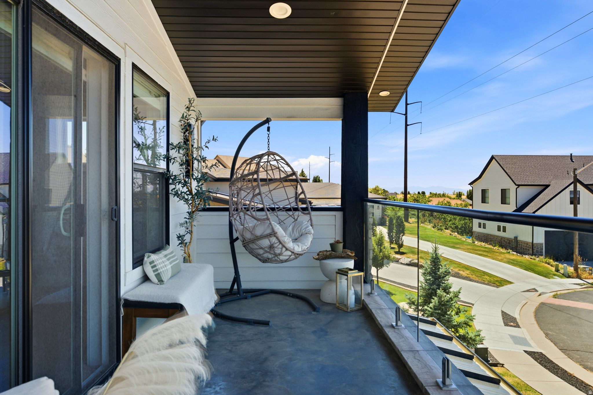 THE POINTE AT STONE - Residential