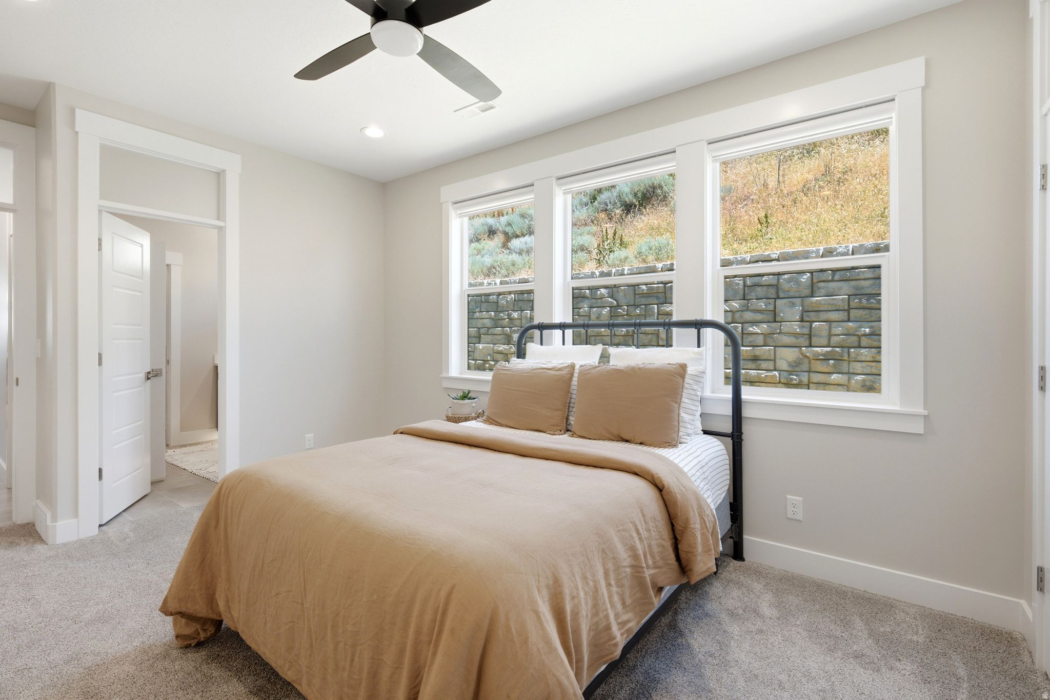 THE POINTE AT STONE - Residential