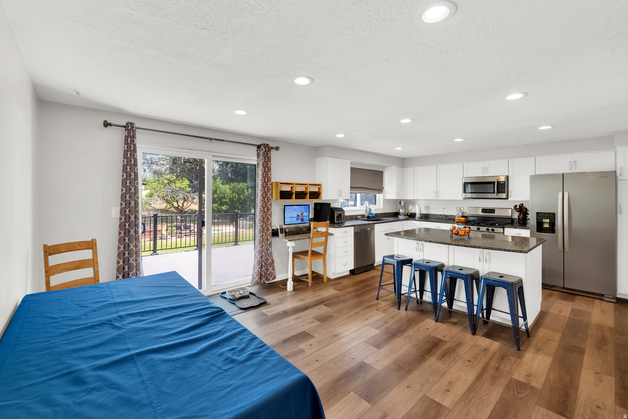 HILLSIDE ESTATES - Residential