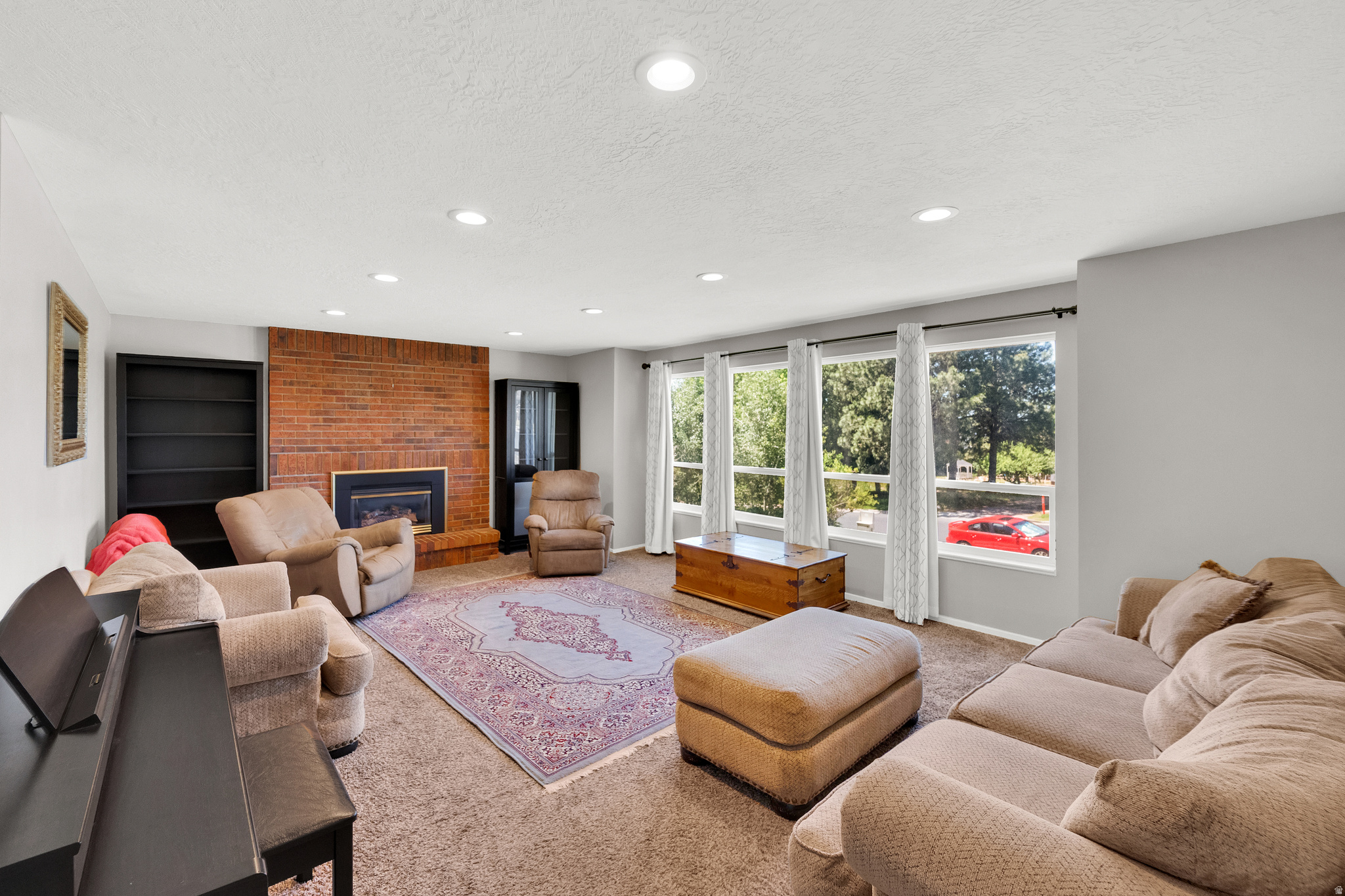 HILLSIDE ESTATES - Residential