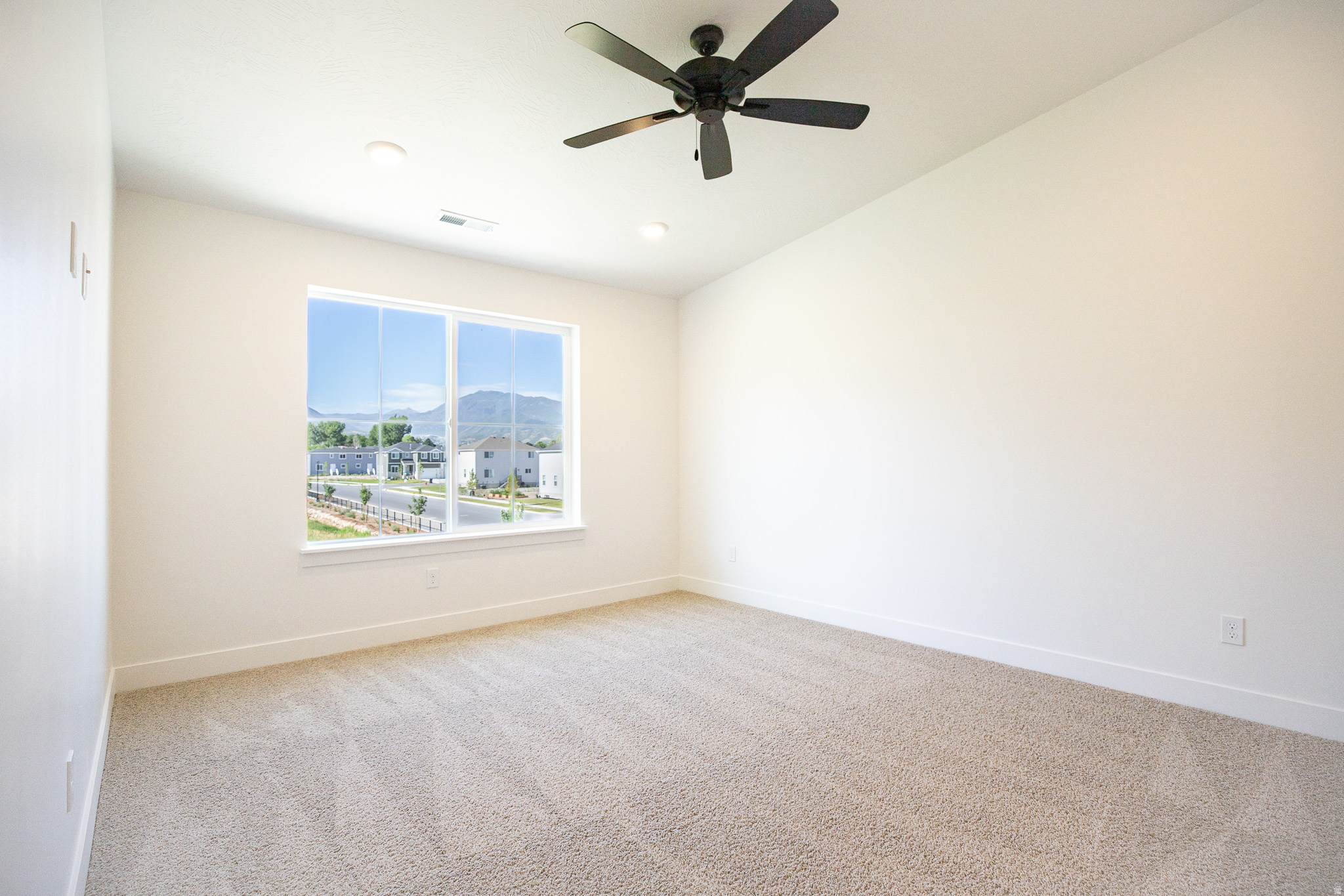 SALEM FIELDS - Residential