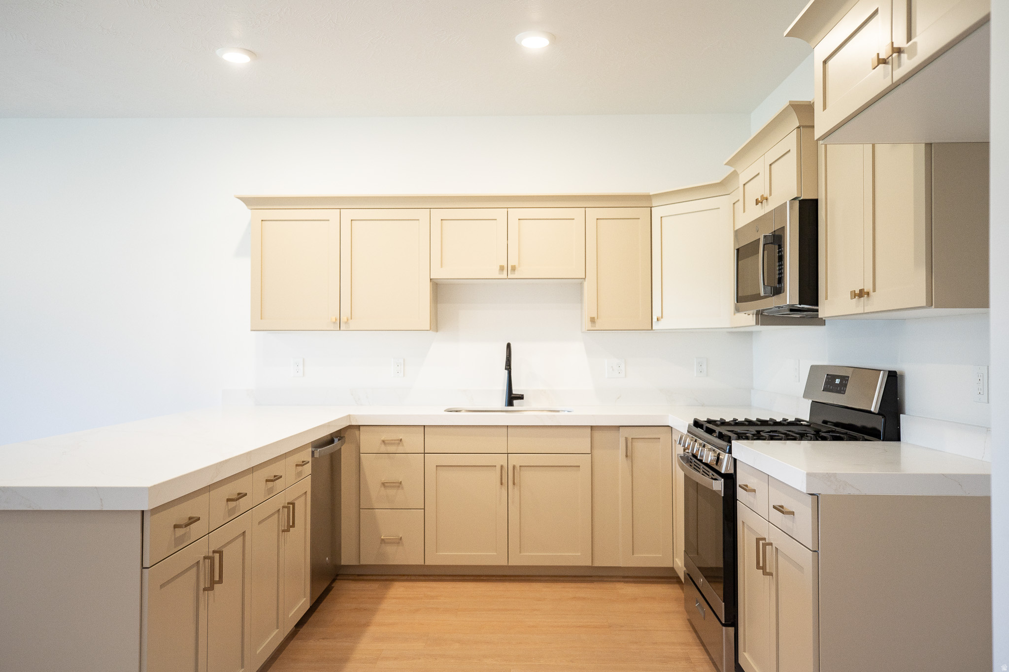 SALEM FIELDS - Residential