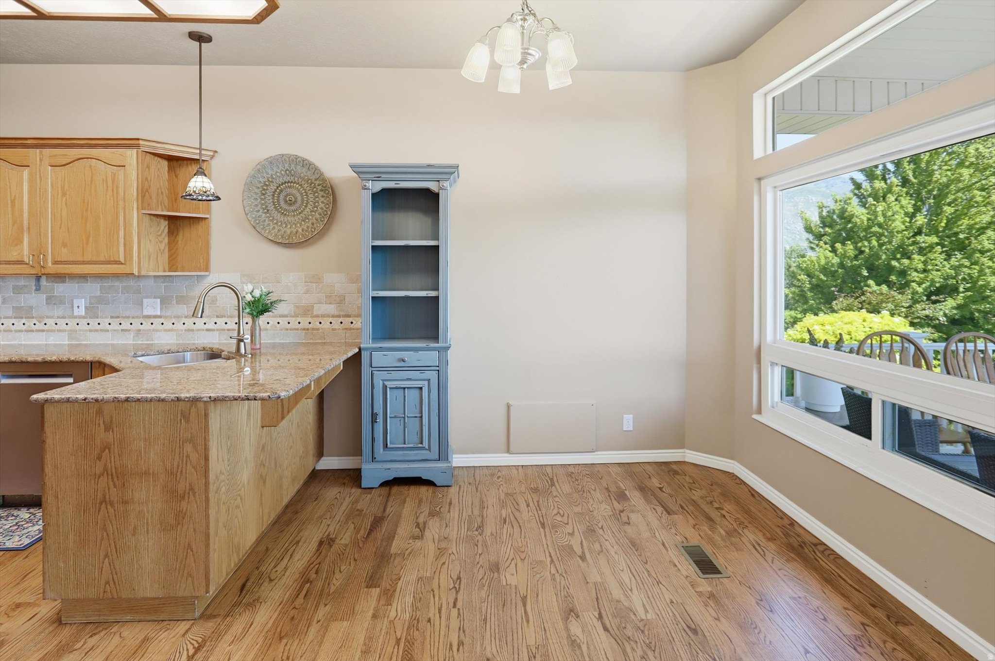 NORTH OAKS COVE - Residential