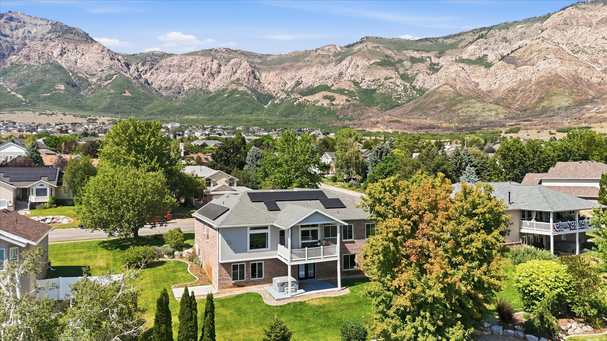 NORTH OAKS COVE - Residential