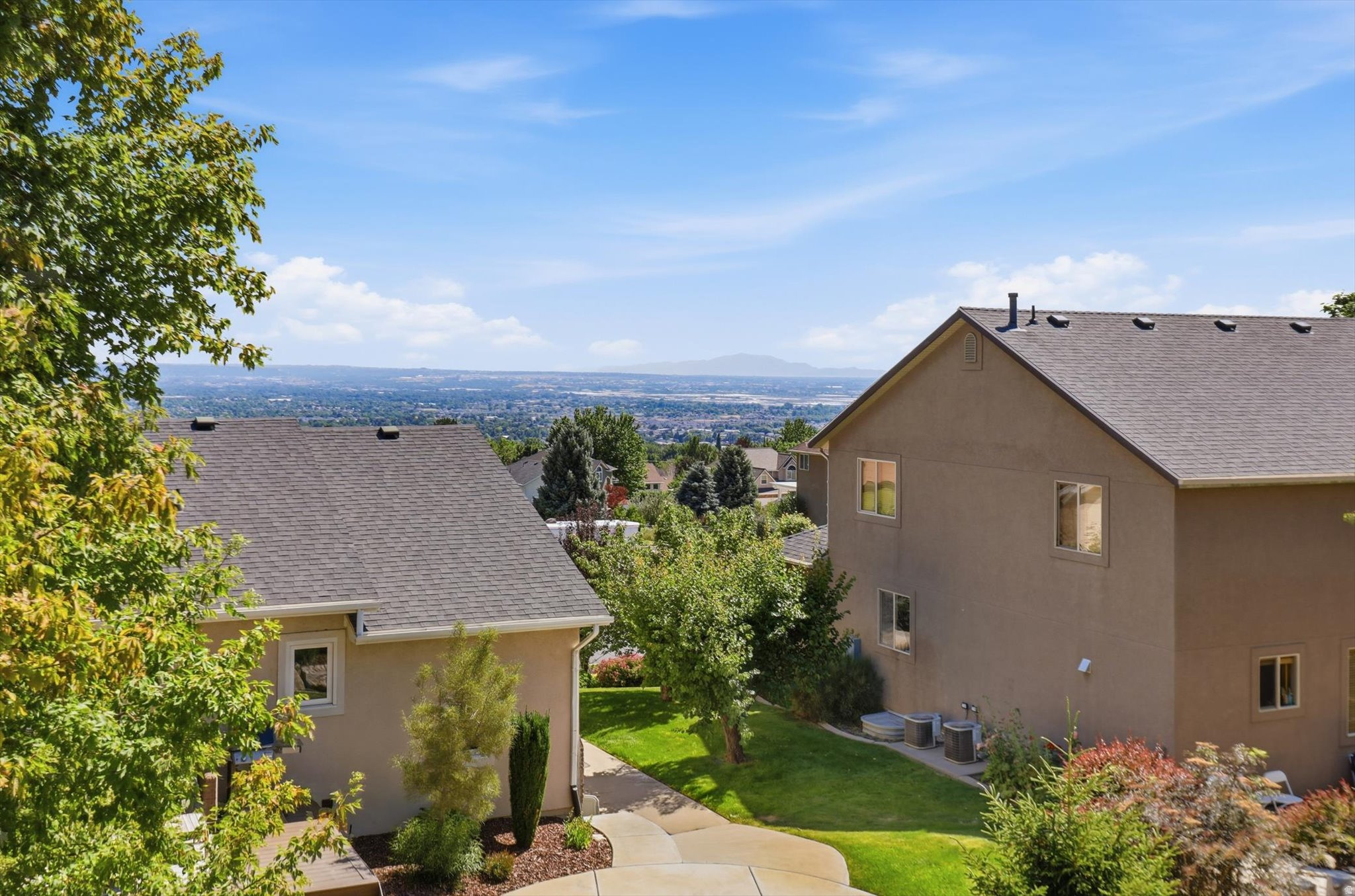 NORTH OAKS COVE - Residential