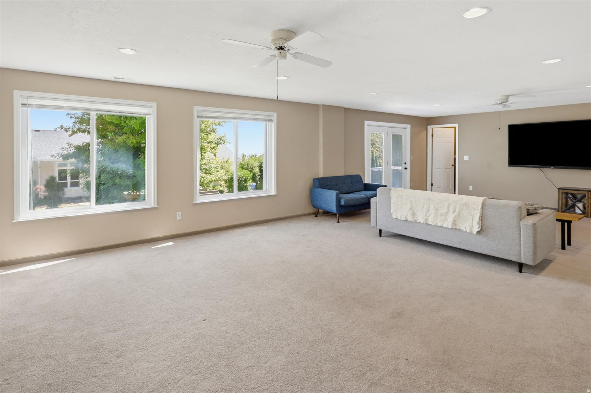 NORTH OAKS COVE - Residential