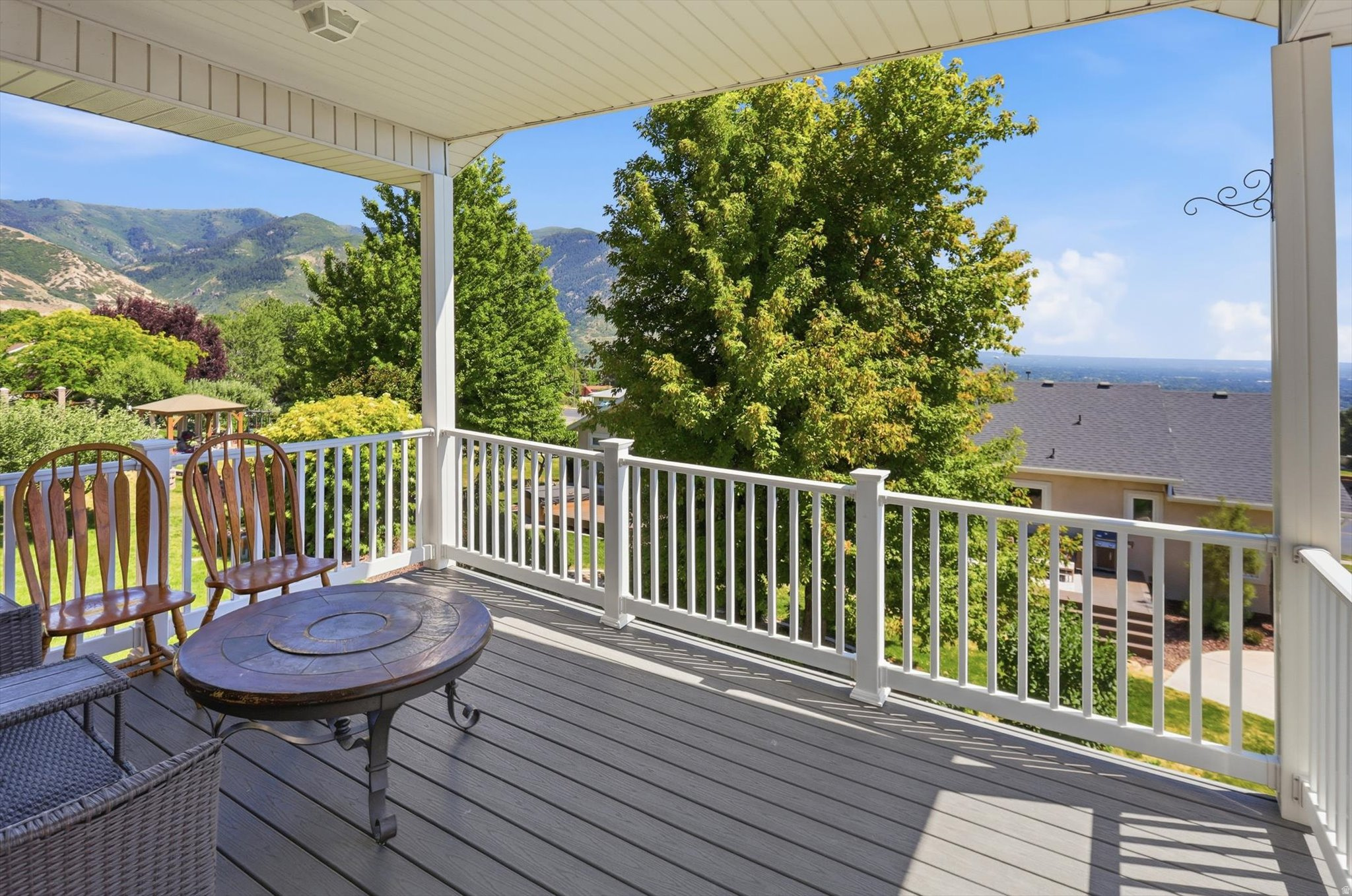 NORTH OAKS COVE - Residential