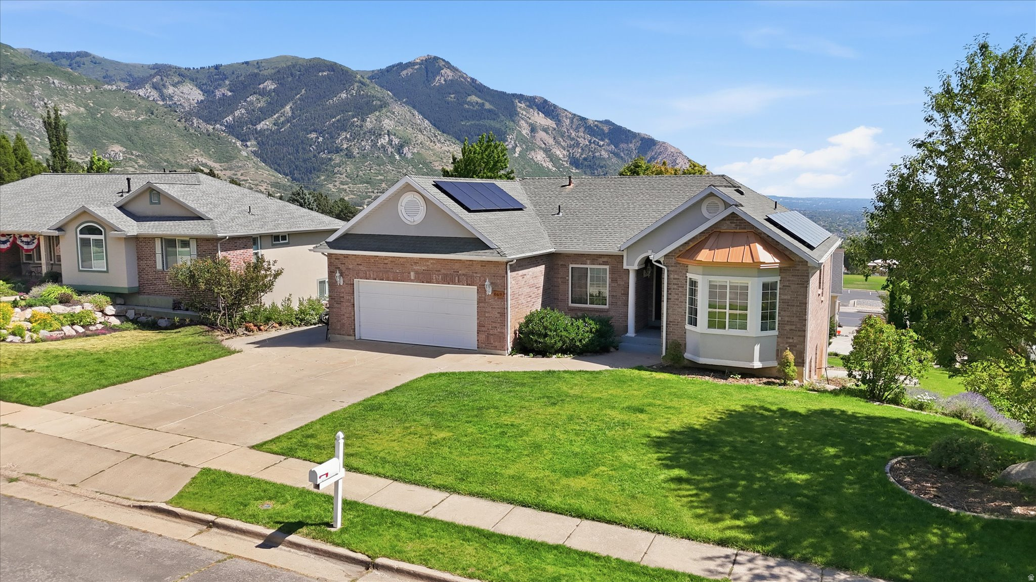 NORTH OAKS COVE - Residential