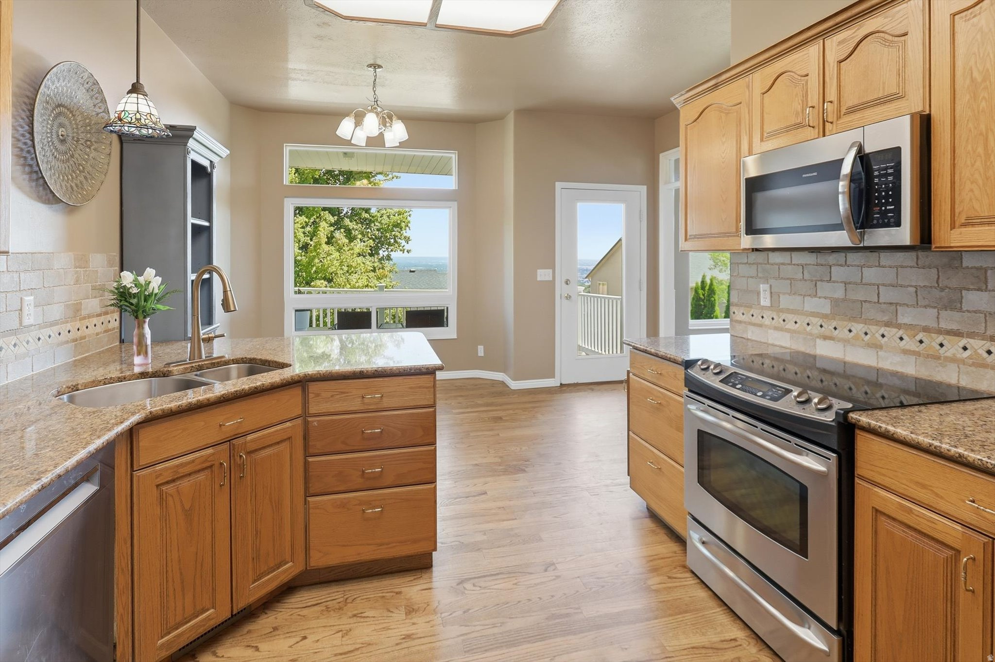 NORTH OAKS COVE - Residential