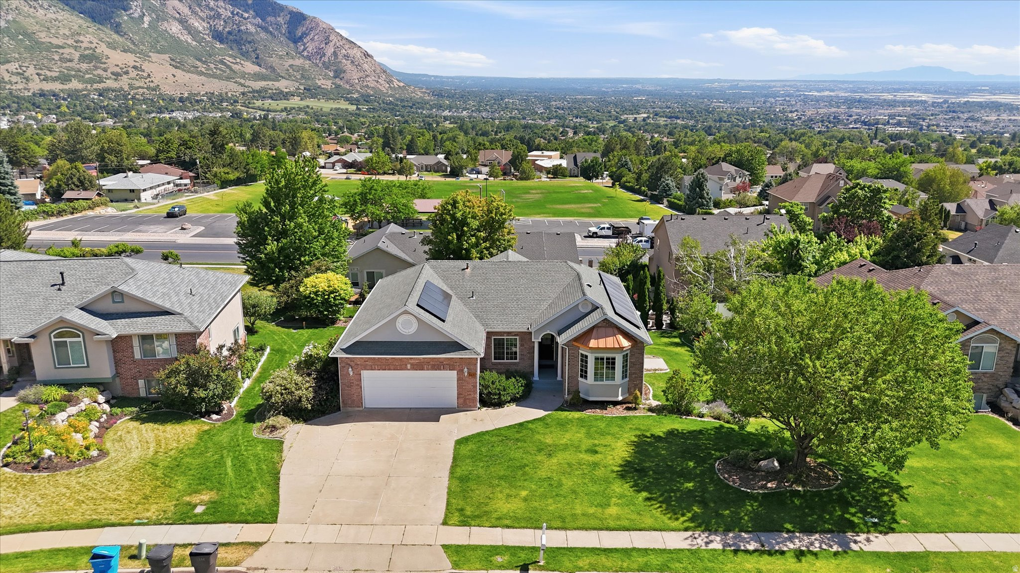 NORTH OAKS COVE - Residential